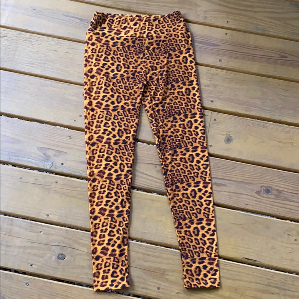 Cheetah print leggings